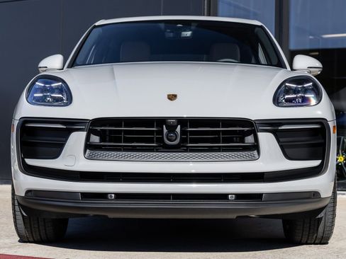 New 2026 Porsche Macan AWD/4WD image 8