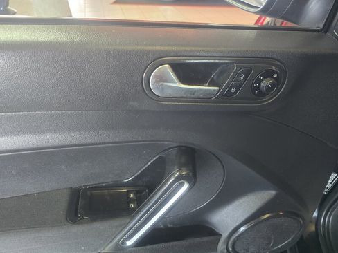 Used 2018 Volkswagen Beetle 2.0T Coast image 15