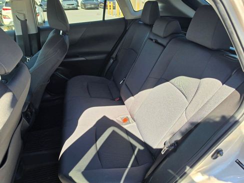 Used 2021 Toyota Venza LE w/ Carpet Mat Package (TMS) AWD/4WD image 17
