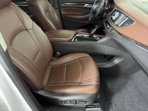 Used 2021 Buick Enclave Avenir w/ Avenir Technology Package FWD image 11