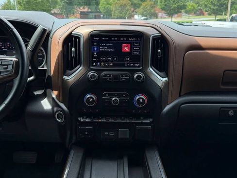 Used 2023 Chevrolet Silverado 2500 High Country w/ Z71 Off-Road Package AWD/4WD image 32