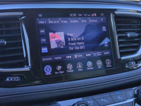 Used 2017 Chrysler Pacifica Limited w/ UConnect Theater Package image 38