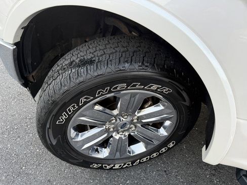 Used 2018 Ford F150 Lariat image 30