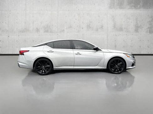 Used 2022 Nissan Altima 2.5 SR image 8