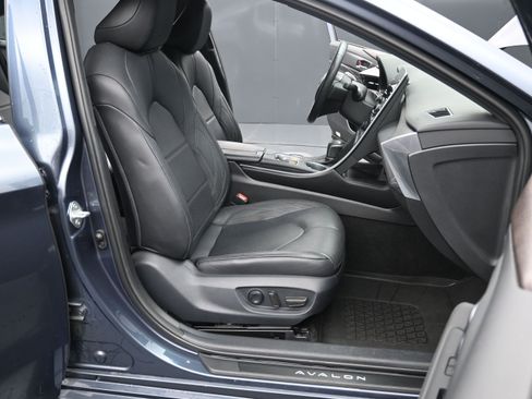 Used 2022 Toyota Avalon Limited w/ Advanced Safety Package FWD image 25