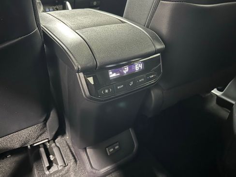Used 2025 Toyota Highlander XSE AWD/4WD image 52