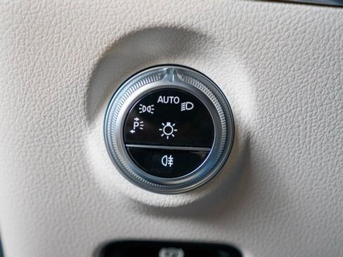 Certified 2025 Mercedes-Benz C 300 4MATIC Sedan image 25