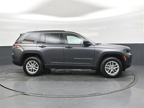 New 2025 Jeep Grand Cherokee Laredo X image 2