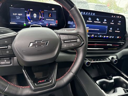 Used 2025 Chevrolet Silverado EV RST image 28