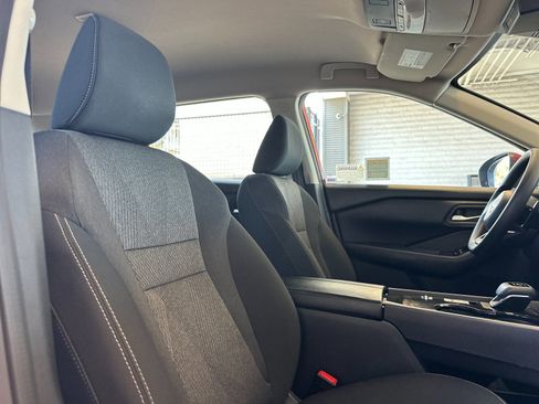 Used 2024 Nissan Rogue SV FWD image 19
