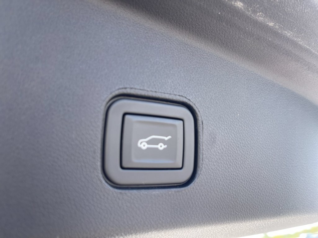 Certified 2024 Cadillac Lyriq Luxury AWD/4WD image 6