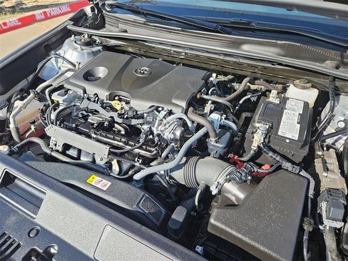 Used 2024 Toyota Camry SE image 23