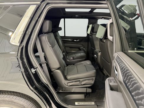 Used 2024 GMC Yukon Denali w/ Denali Reserve Package AWD/4WD image 14