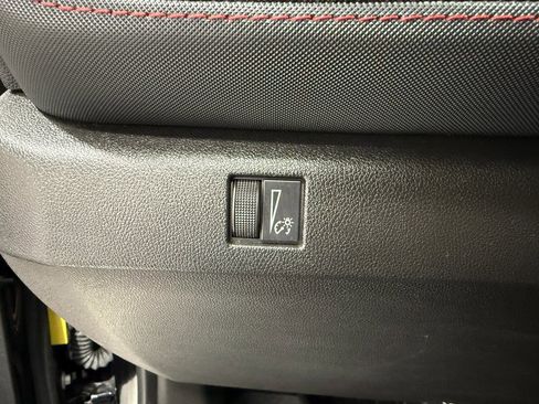 Used 2023 Chevrolet Colorado Z71 w/ Z71 Convenience Package 2 image 23