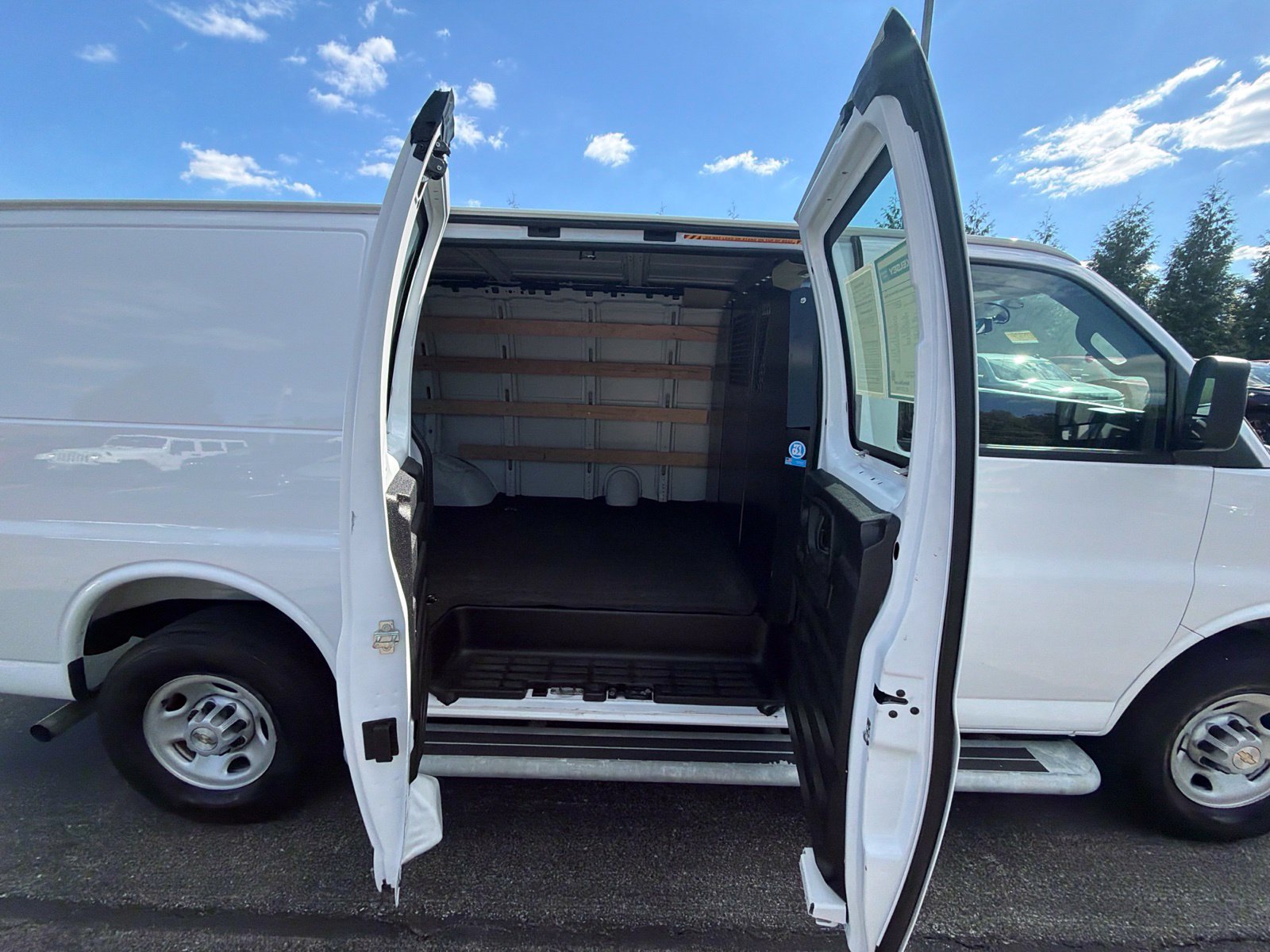 Used 2025 Chevrolet Express 2500 w/ Driver Convenience Package RWD image 23