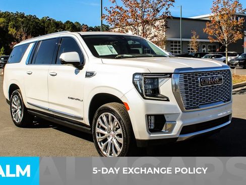 Used 2022 GMC Yukon XL Denali w/ Denali Premium Package image 4