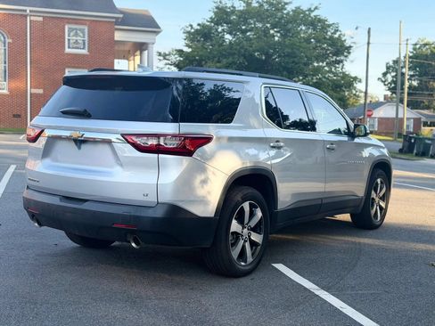 Used 2021 Chevrolet Traverse LT w/ LT Premium Package FWD image 6
