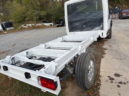 Used 2025 RAM ProMaster 3500 w/ Quick Order Package 22G SLT image 3