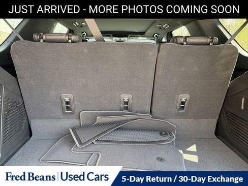 Used 2023 Chevrolet Tahoe Z71 w/ Z71 Off-Road Package AWD/4WD image 16