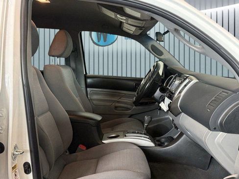 Used 2015 Toyota Tacoma PreRunner w/ SR5 Package image 6