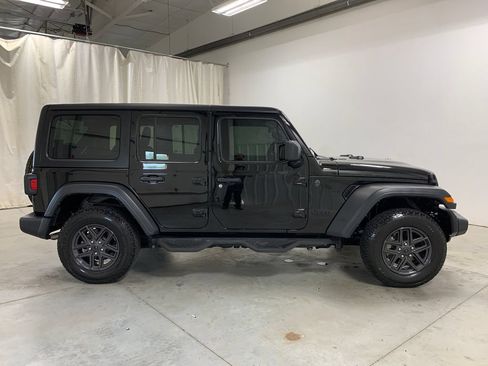 Used 2024 Jeep Wrangler Unlimited Sport AWD/4WD image 26