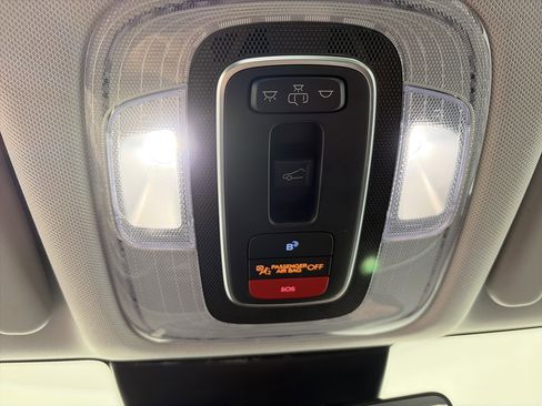 Used 2024 Hyundai Kona Limited AWD/4WD image 37