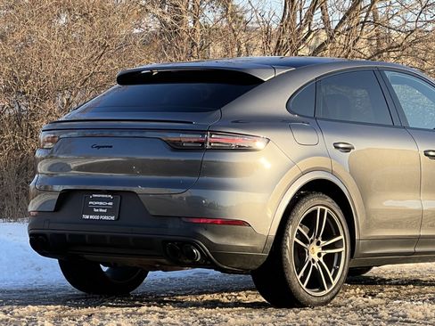 Certified 2021 Porsche Cayenne Coupe image 9