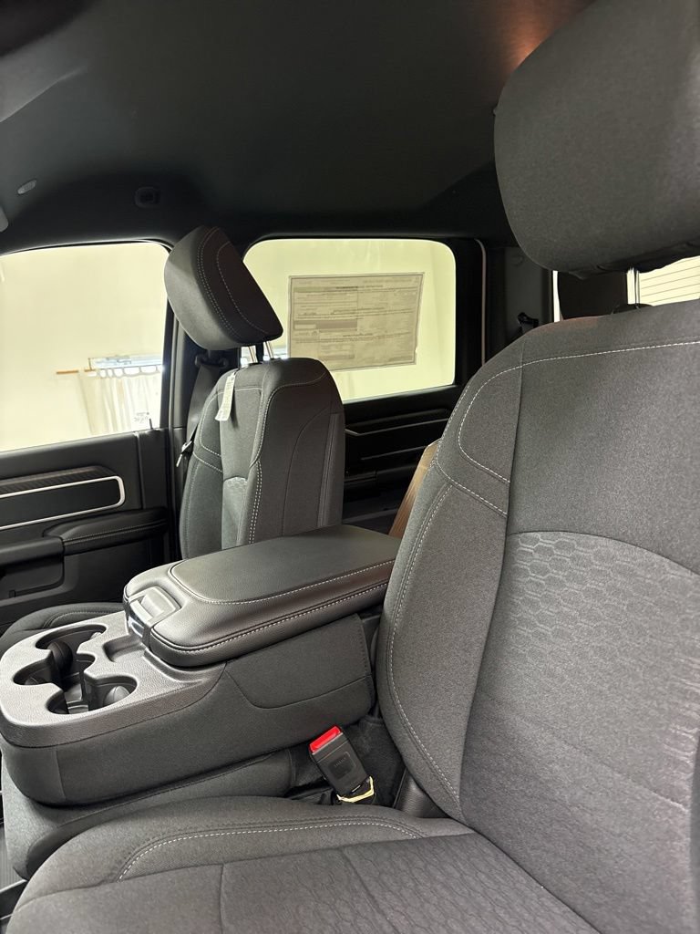 New 2026 RAM 2500 Big Horn AWD/4WD image 15