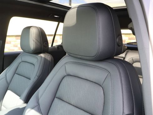 New 2026 Chevrolet Equinox LT w/ Convenience Package II FWD image 15