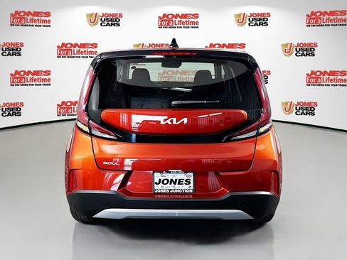 Used 2023 Kia Soul LX w/ LX Technology Package image 13