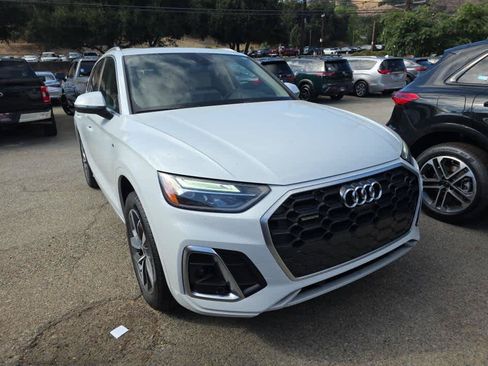 Used 2023 Audi Q5 2.0T Premium Plus w/ Premium Plus Package AWD/4WD image 3