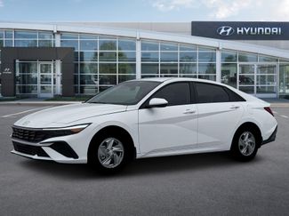 New 2026 Hyundai Elantra SE FWD video 2
