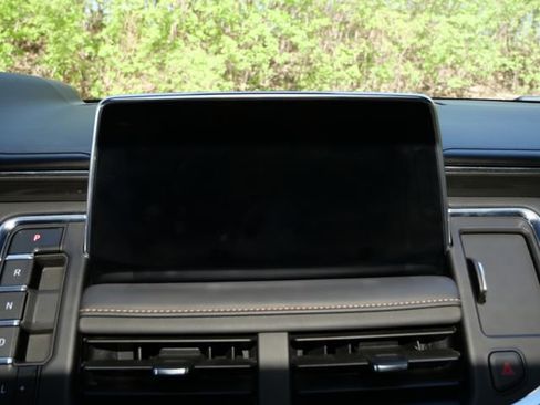 Used 2024 GMC Yukon AT4 w/ AT4 Premium Plus Package AWD/4WD image 21