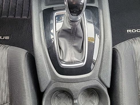 Used 2019 Nissan Rogue SV image 14