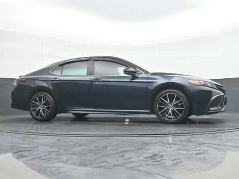 Used 2021 Toyota Camry SE FWD image 31