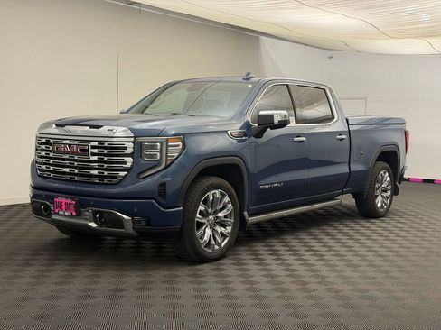 Used 2024 GMC Sierra 1500 Denali w/ Denali Reserve Package AWD/4WD image 1