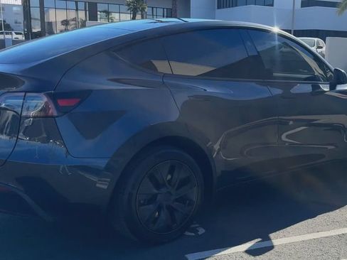 Used 2024 Tesla Model Y 2WD image 2