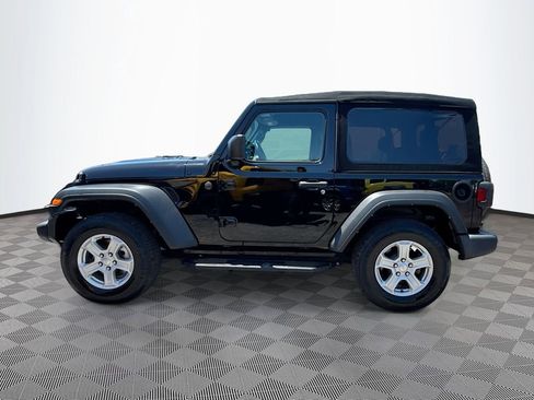 Used 2022 Jeep Wrangler Sport AWD/4WD image 9