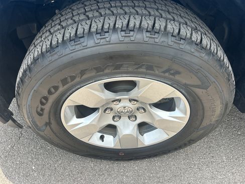 Used 2025 RAM 1500 Big Horn AWD/4WD image 10