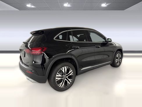 Certified 2026 Mercedes-Benz GLA 250 image 8