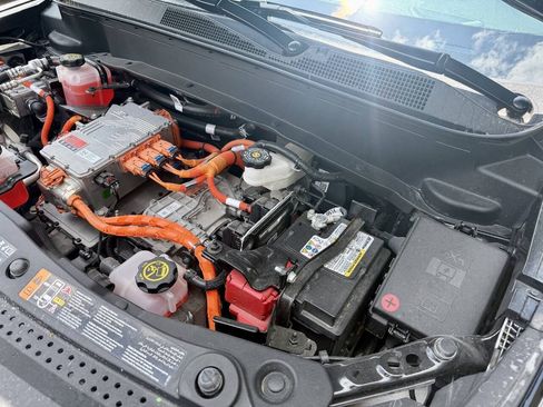 Used 2023 Chevrolet Bolt EUV Premier w/ Redline Edition FWD image 18