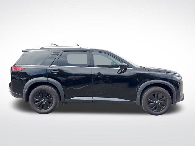 Used 2024 Nissan Pathfinder SL FWD image 6