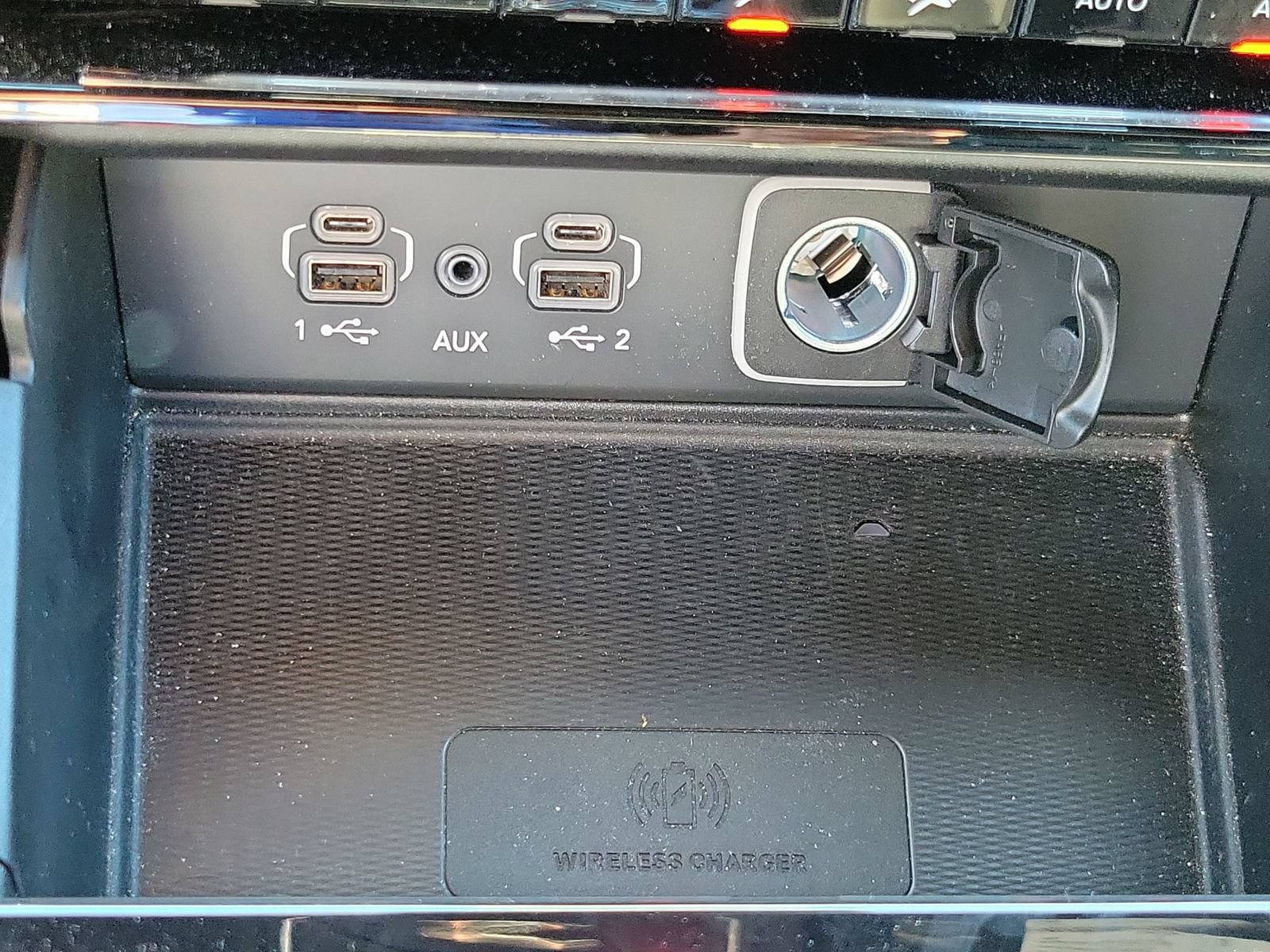 Used 2025 Jeep Grand Cherokee Laredo X w/ Luxury Tech Group I RWD image 22