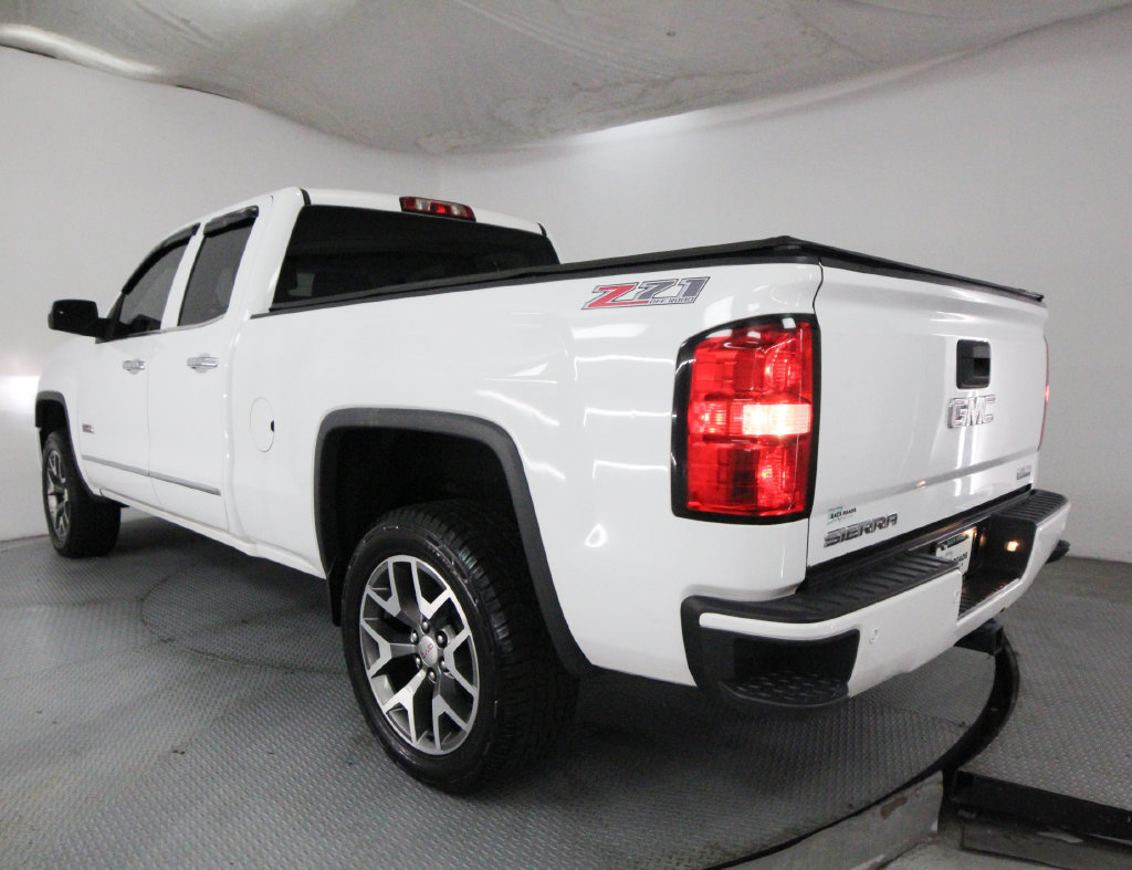 Used 2015 GMC Sierra 1500 SLT w/ All-Terrain Package AWD/4WD image 7