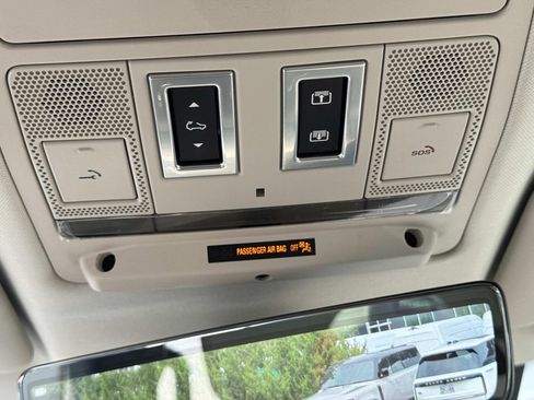 Used 2020 Land Rover Defender 110 HSE AWD/4WD image 24