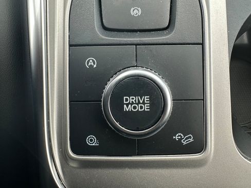 Used 2024 Ford Explorer XLT w/ Equipment Group 202A AWD/4WD image 21
