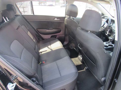 Used 2020 Kia Sportage LX image 9