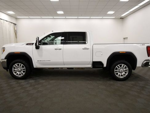 Used 2023 GMC Sierra 2500 SLT w/ SLT Preferred Package AWD/4WD image 4