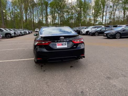Used 2024 Toyota Camry SE FWD image 10