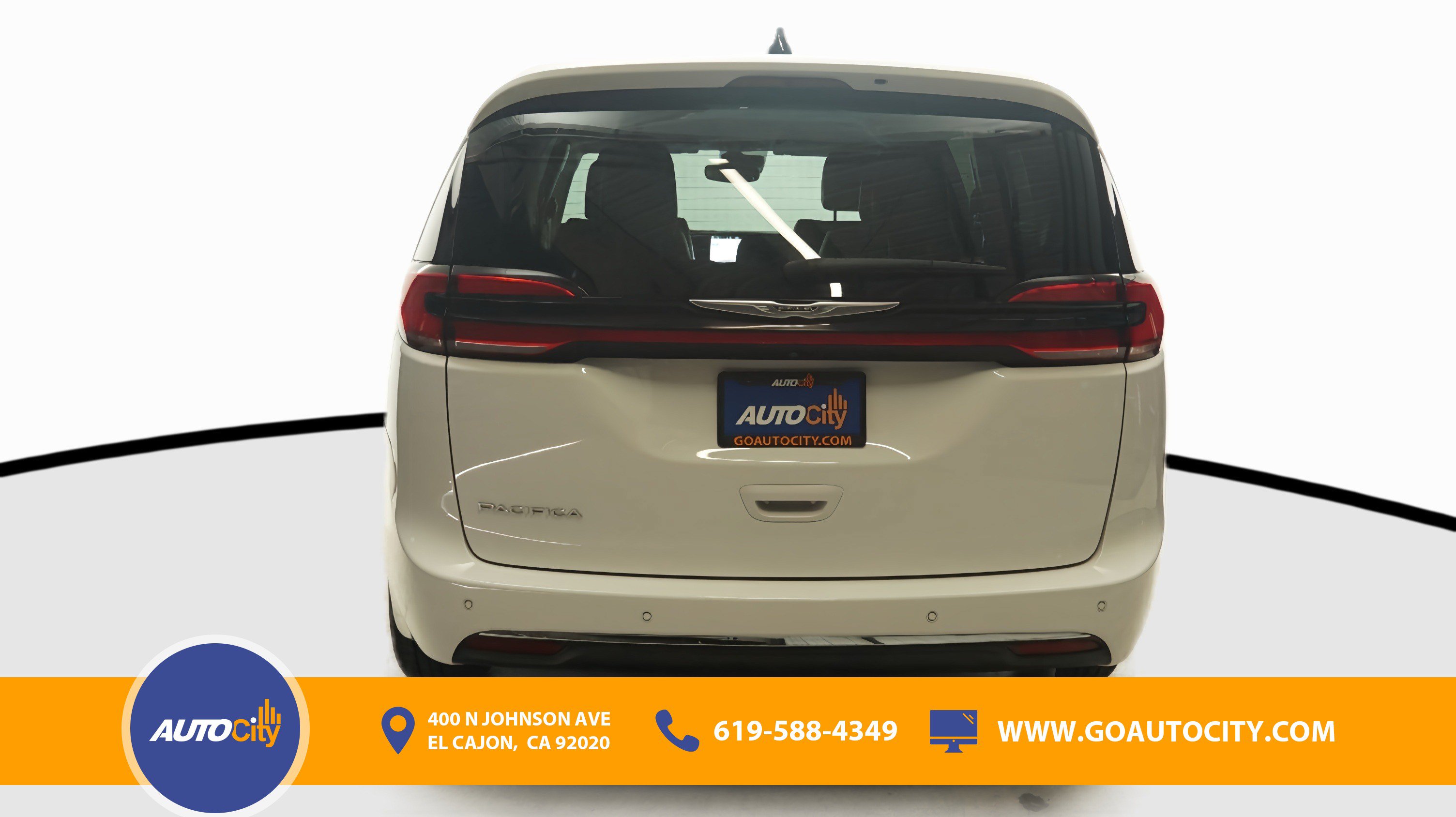 Used 2024 Chrysler Pacifica Touring-L FWD image 12